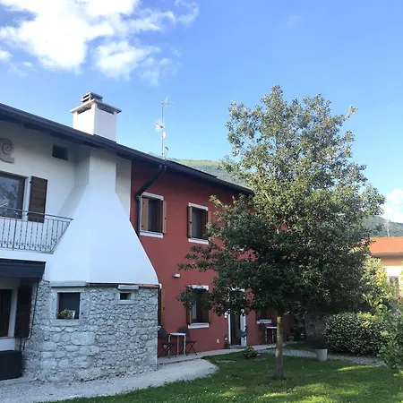 Al Castello بيت ريفي Travesio