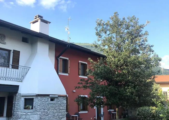 Al Castello Πανδοχείο Travesio